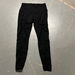 Black leggings, medium
